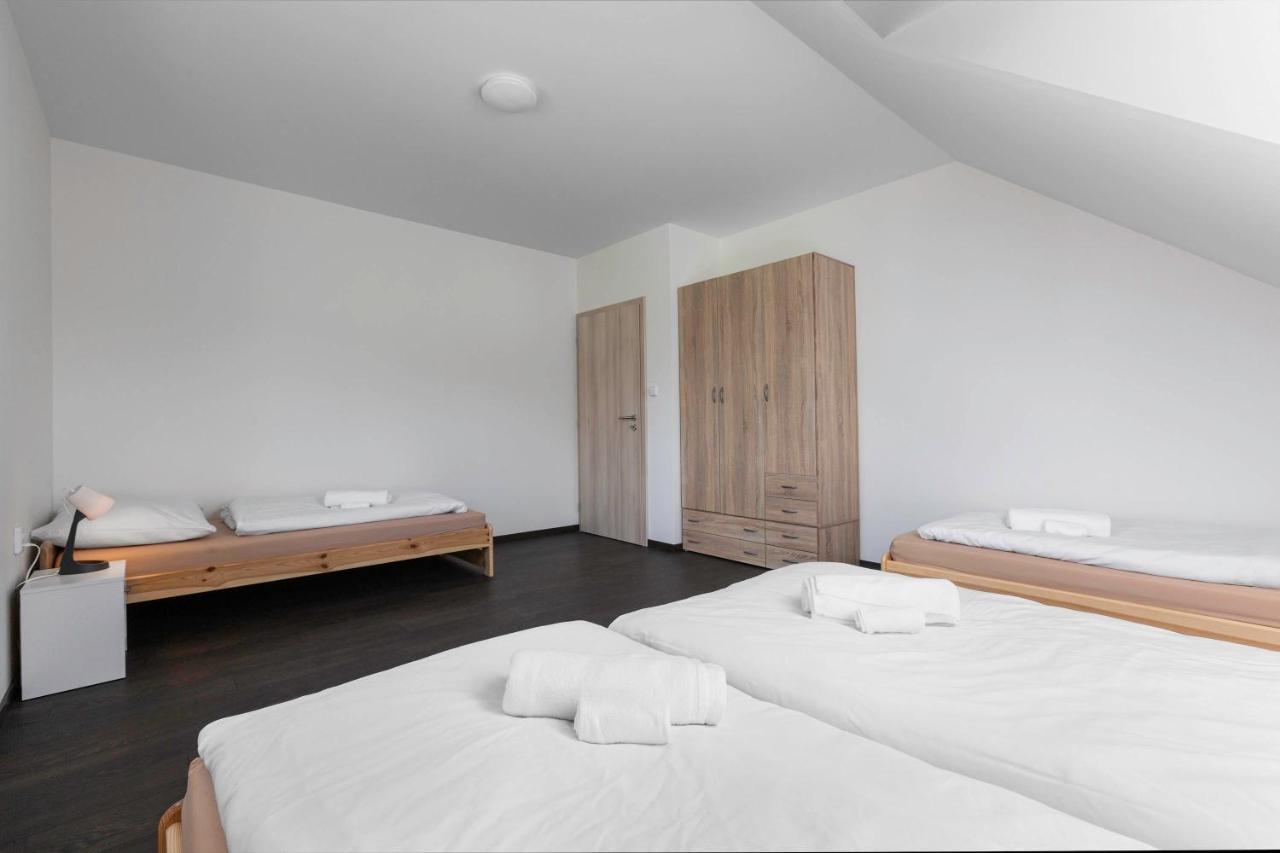 Holiday House Adam Prosecne Esterno foto