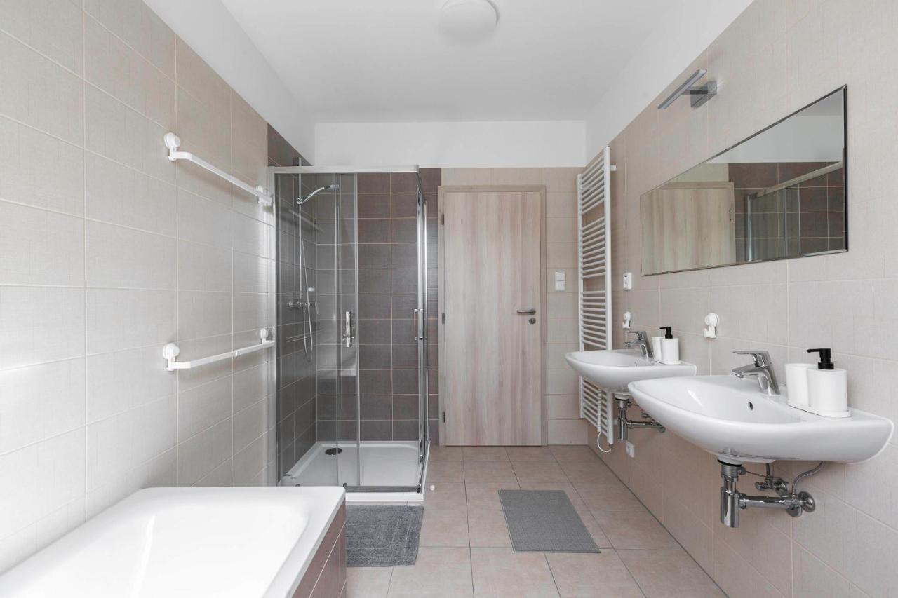 Holiday House Adam Prosecne Esterno foto
