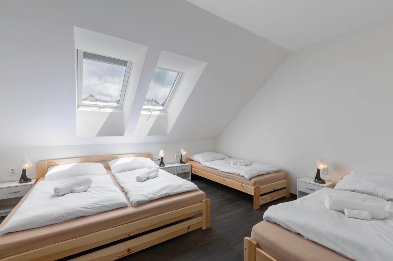 Holiday House Adam Prosecne Esterno foto