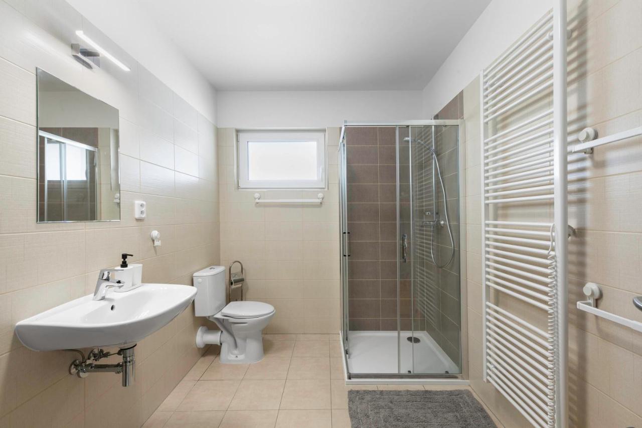 Holiday House Adam Prosecne Esterno foto
